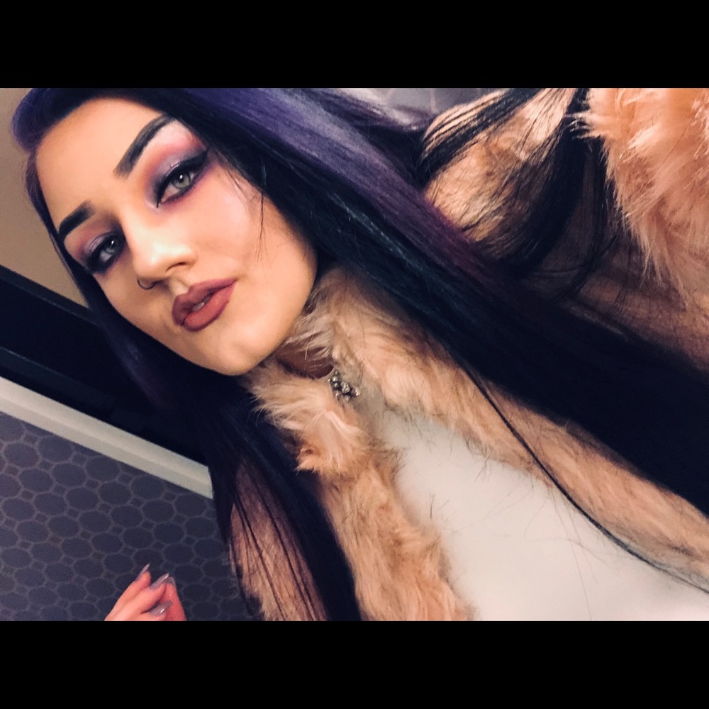 Meet your Posher, Clarissa